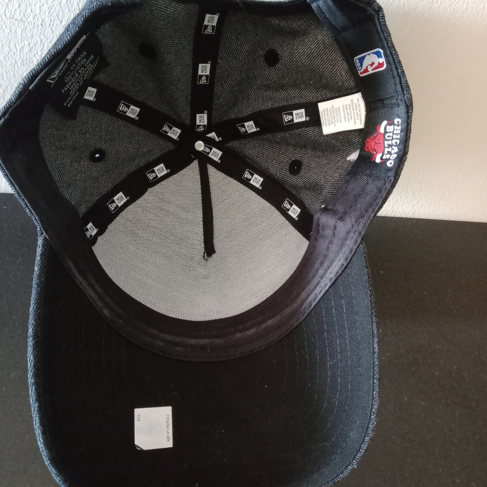 Chicago Bulls hat - Picture 3 of 3